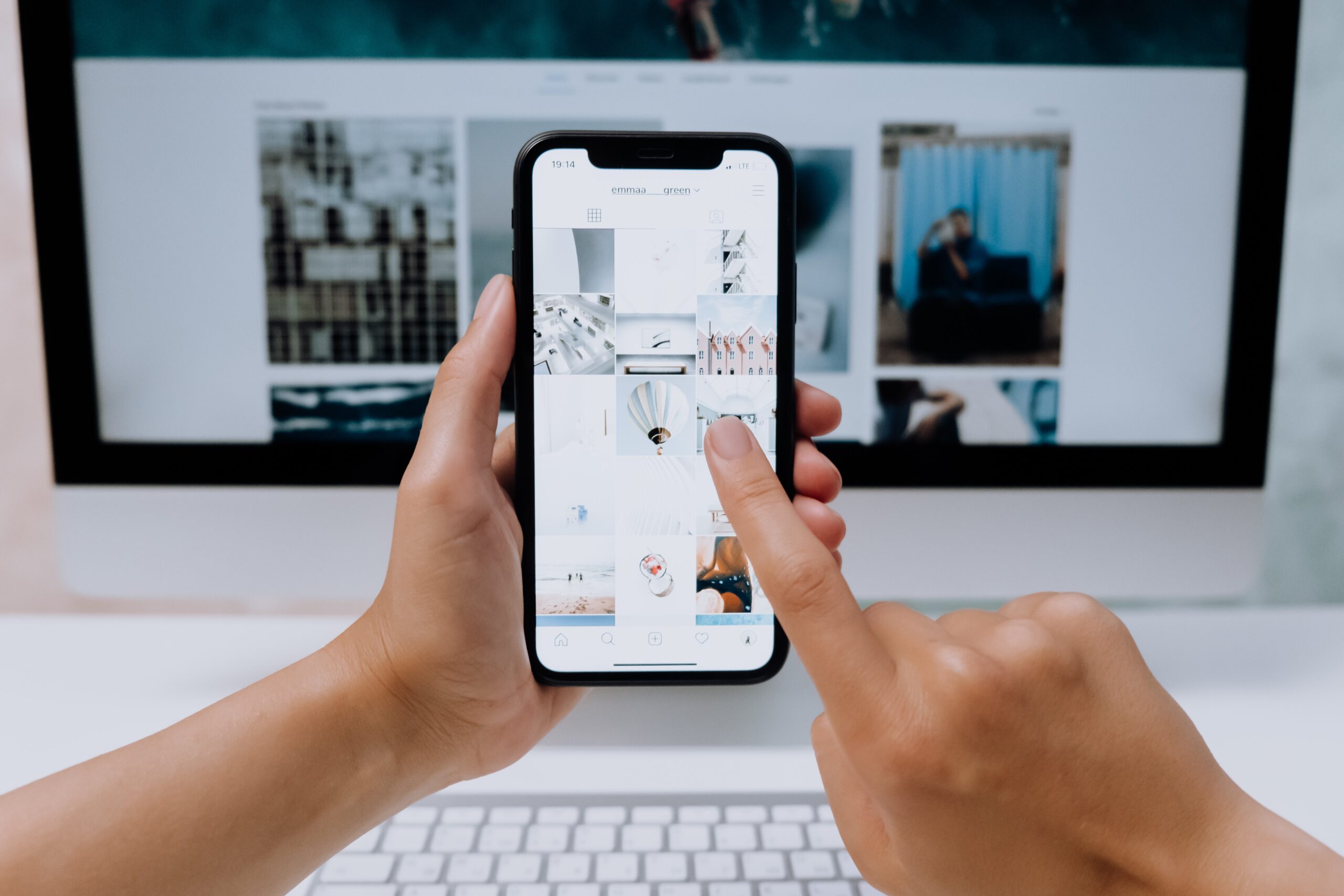 Mastering Social Media with AI: Enhance Your Strategy Using AI Content Tools