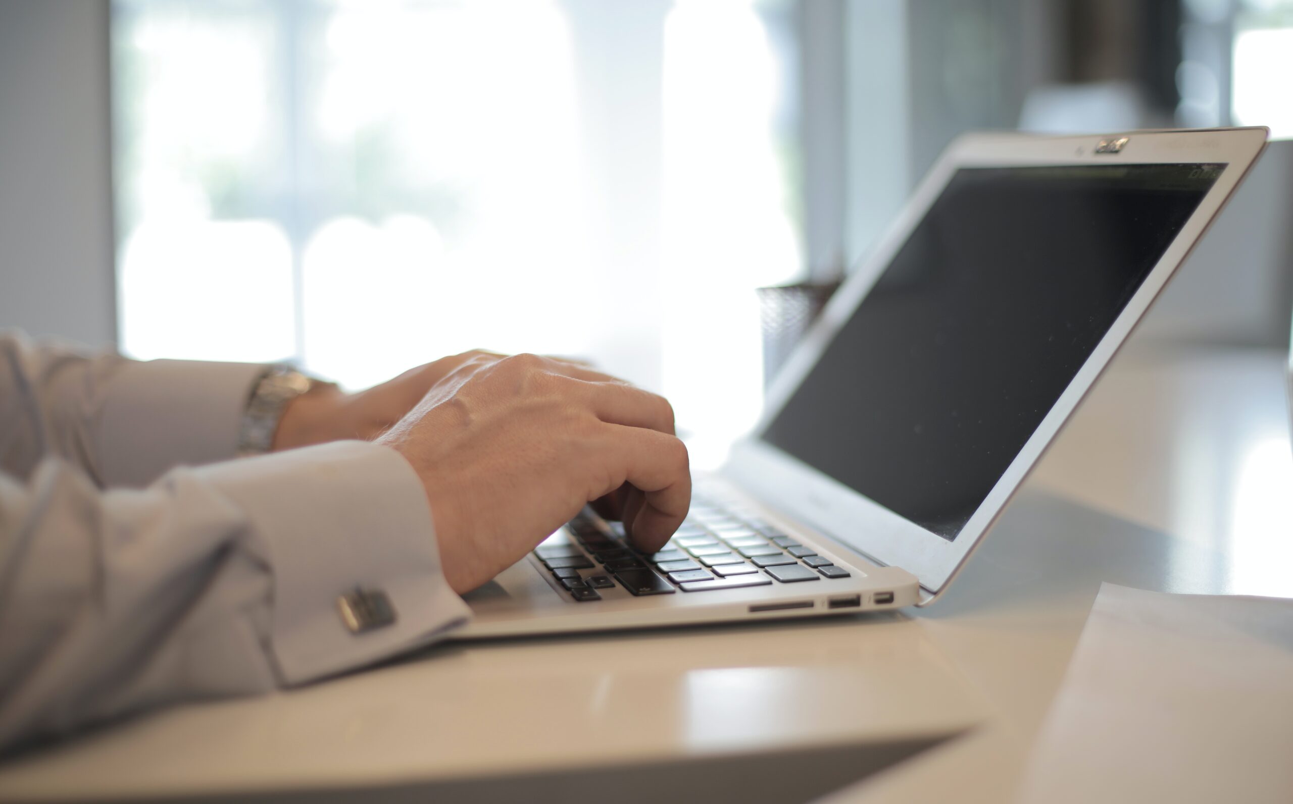 Words at Your Fingertips: Enhancing Writing with AI Text Generation