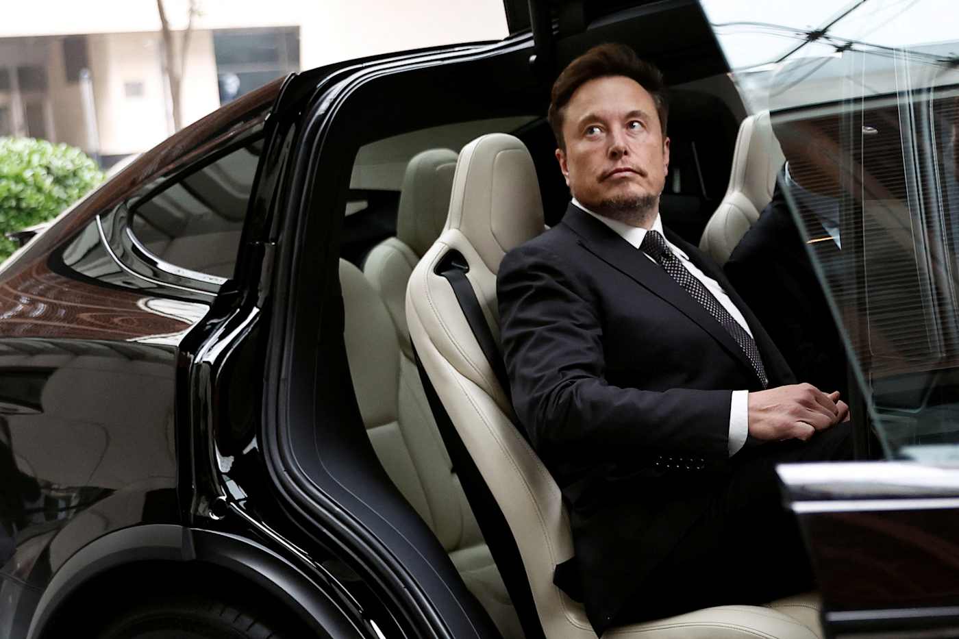 Tesla Disbands Dojo Team, Shifts AI Focus to AI5 and AI6 Chips