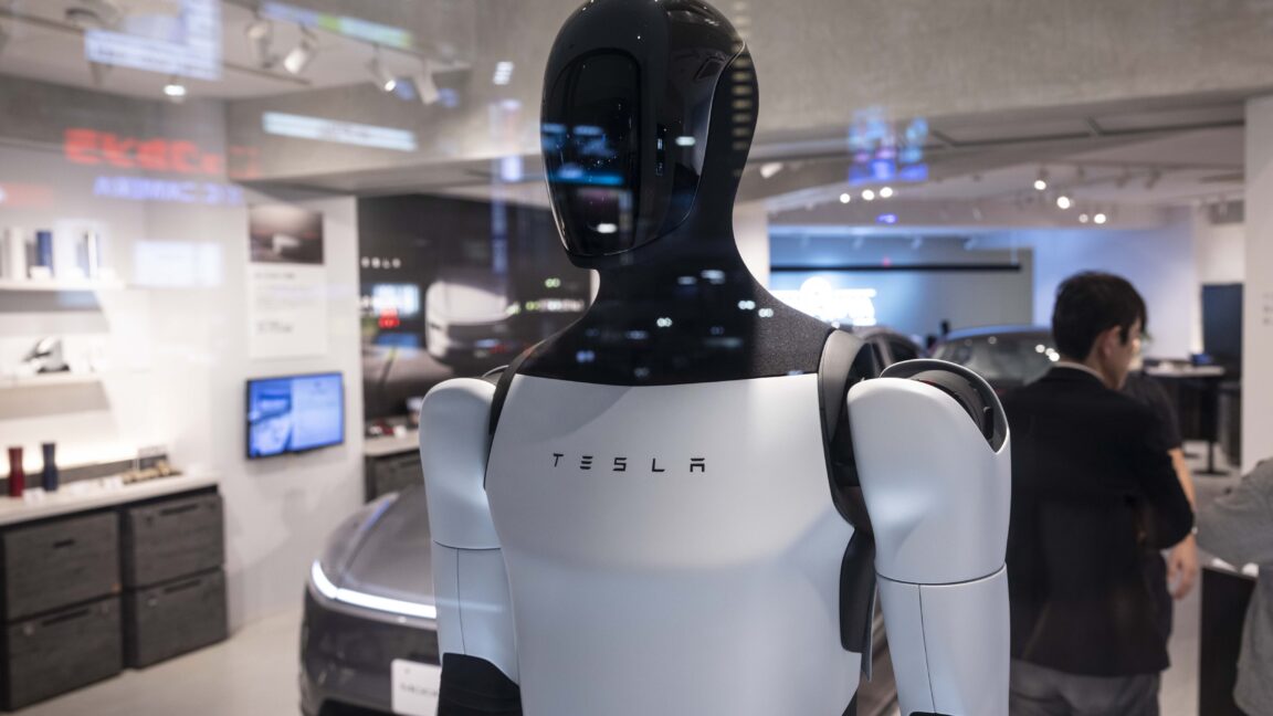 Chinese EV Buyers Slow, While Tesla Pushes Robots and BYD Grows in Europe