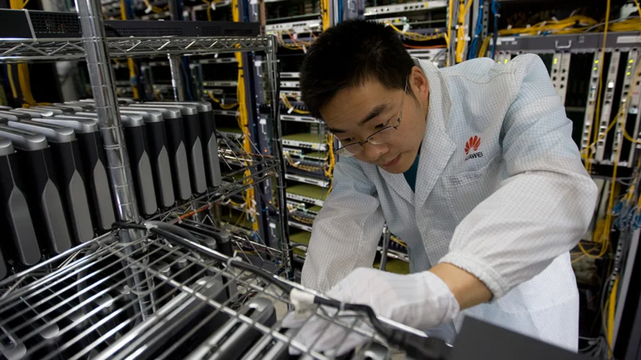 Huawei Announces Open‑Source UB‑Mesh Interconnect to Unify AI Data Center Standards