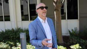 Meta Ray-Ban Display Glasses Offer Subtle AR Experience