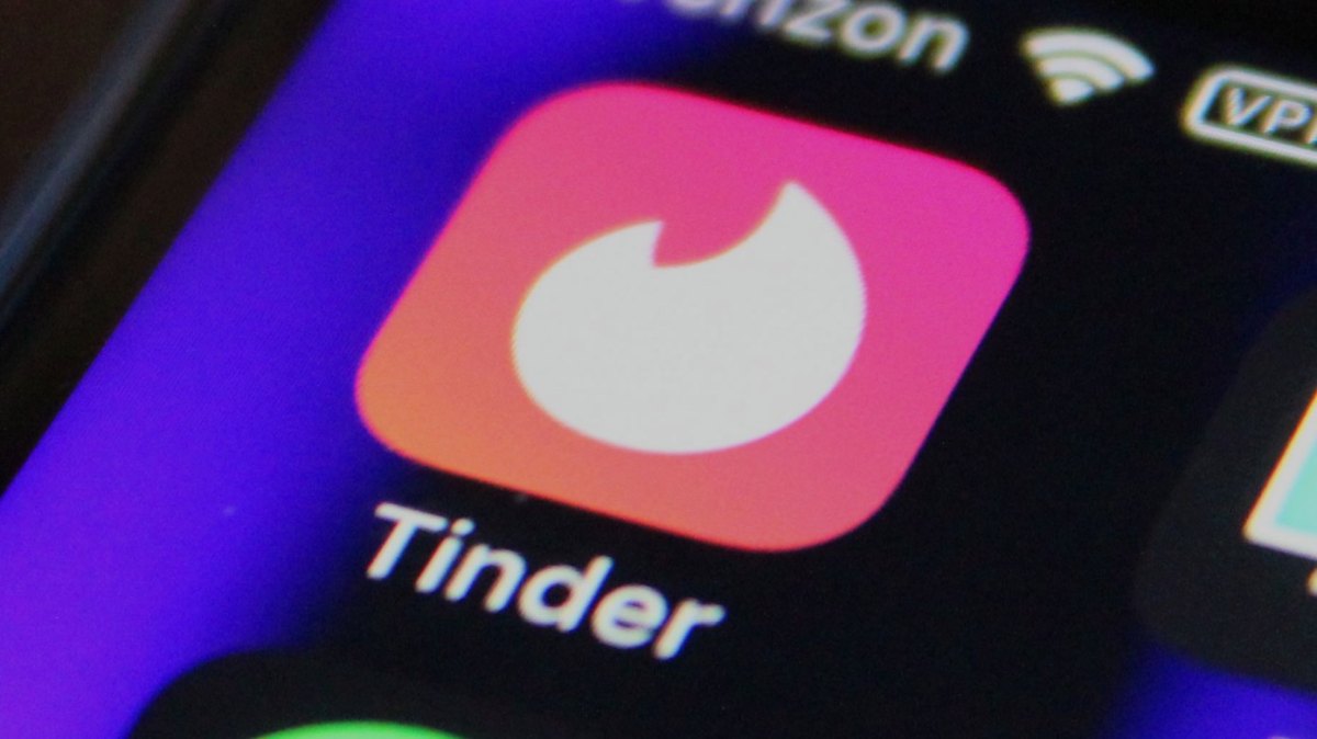 Tinder Tests AI-Powered “Chemistry” Feature Accessing Camera Roll Photos Tinder Tests AI-Powered “Chemistry” Feature Accessing Camera Roll Photos