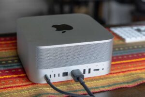 Apple Enables Mac Clusters for AI Workloads with macOS Tahoe 26.2