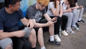 Nearly One-Third of U.S. Teens Use AI Chatbots Daily, Pew Finds